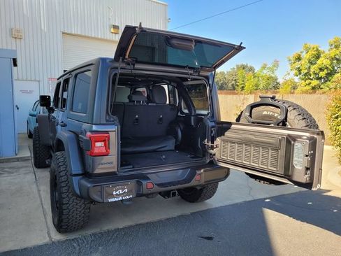 Used 2024 Jeep Wrangler Unlimited AWD/4WD image 27