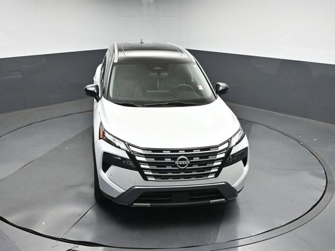 Used 2024 Nissan Rogue SL w/ SL Premium Package image 25