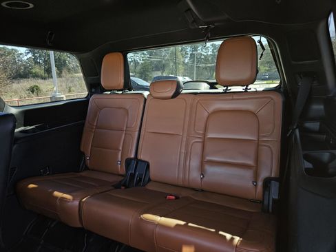 Used 2020 Lincoln Navigator Reserve w/ Luxury Package image 28