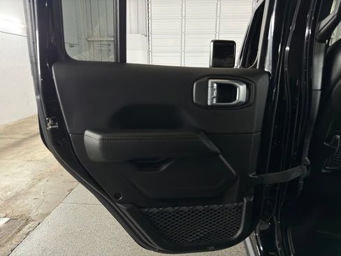Used 2021 Jeep Wrangler Unlimited Rubicon AWD/4WD image 22