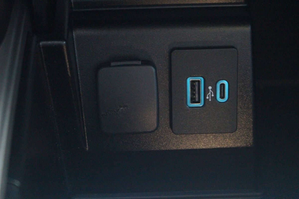 Used 2020 Ford Explorer ST w/ Premium Technology Package AWD/4WD image 35