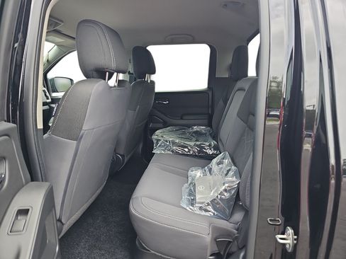 Used 2026 Nissan Frontier SV w/ SV Convenience Package RWD image 11