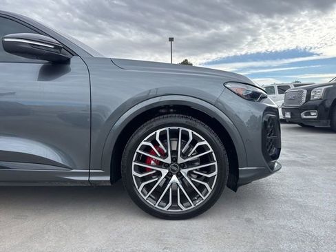 Used 2025 Audi SQ5 Premium Plus image 3