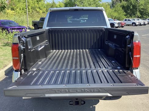 New 2025 Toyota Tacoma TRD Off-Road image 13