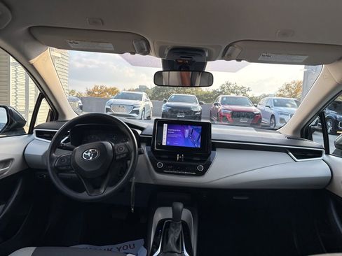 Used 2025 Toyota Corolla LE image 18