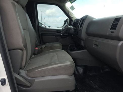 Used 2019 Nissan NV 2500 SV RWD image 2