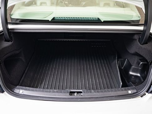 Used 2024 Volvo S90 T8 Ultimate image 19