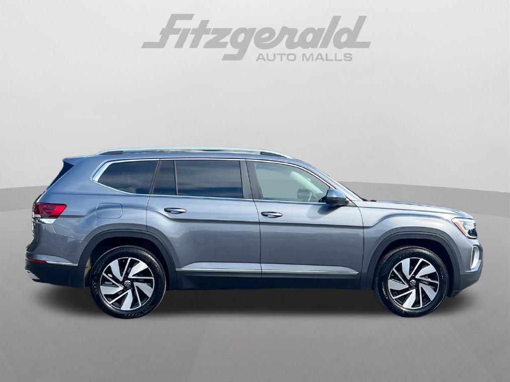Used 2024 Volkswagen Atlas SEL AWD/4WD image 3
