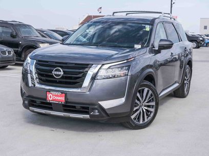 Used 2022 Nissan Pathfinder Platinum w/ Lighting Package (N92)