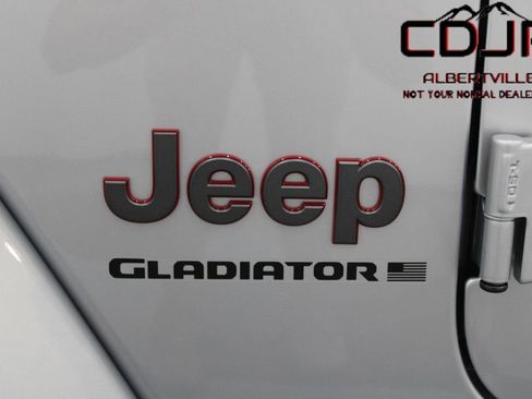 Used 2023 Jeep Gladiator Rubicon w/ Cold Weather Group image 51