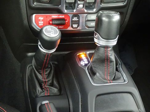 Used 2021 Jeep Wrangler Unlimited Rubicon image 39