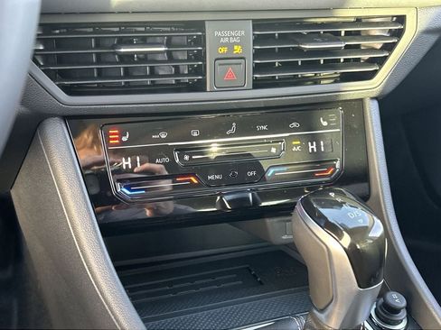 New 2026 Volkswagen Jetta SE FWD image 24