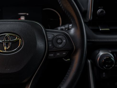 Used 2023 Toyota RAV4 XLE Premium FWD image 8