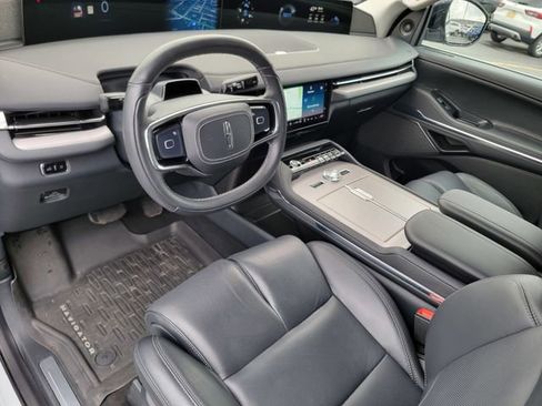 Certified 2025 Lincoln Navigator L Reserve AWD/4WD image 19