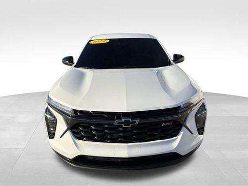 Used 2024 Chevrolet Trax RS w/ Driver Confidence Package image 7