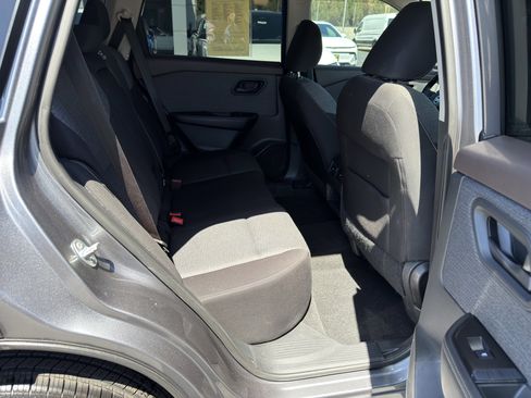 Used 2021 Nissan Rogue S image 12