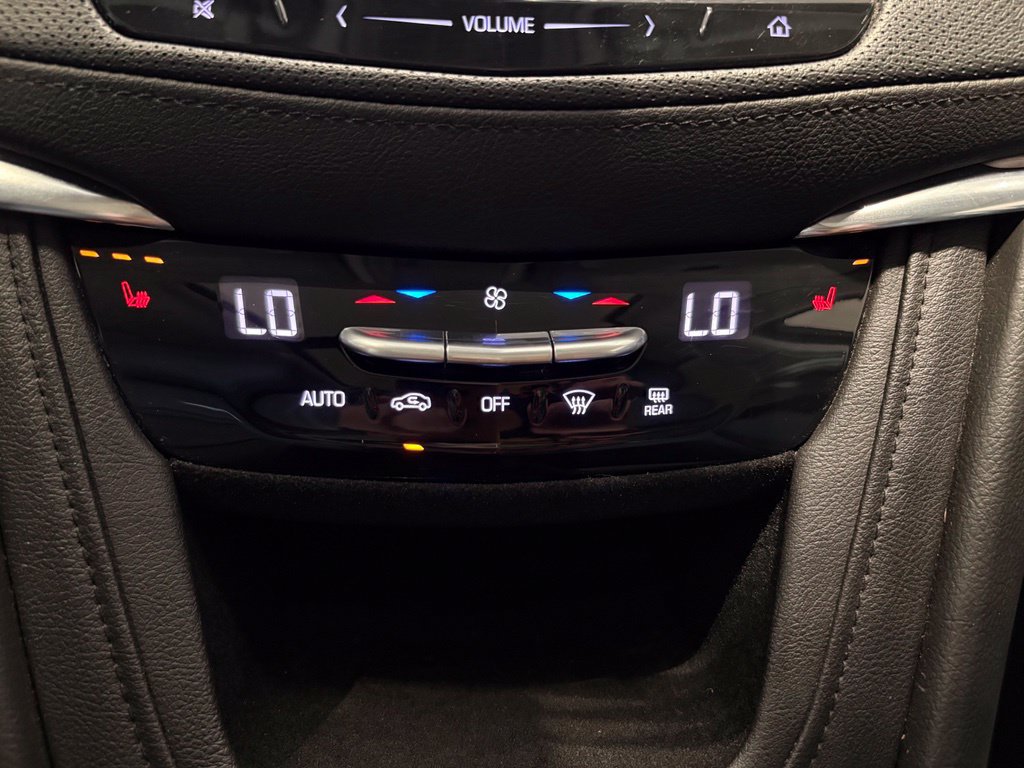 Used 2018 Cadillac XT5 Luxury w/ Driver Awareness Package AWD/4WD image 32