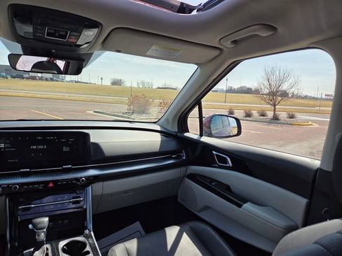 Used 2024 Kia Carnival SX Prestige image 58