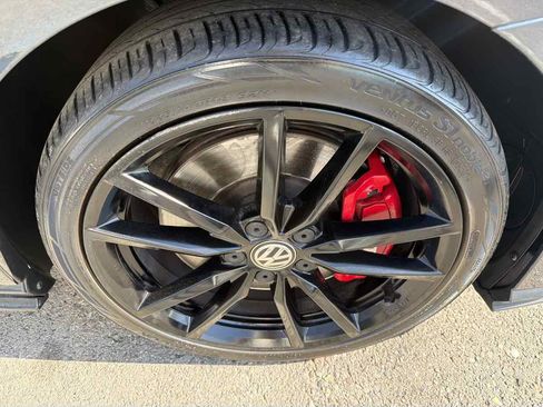 Used 2021 Volkswagen GTI SE FWD image 17