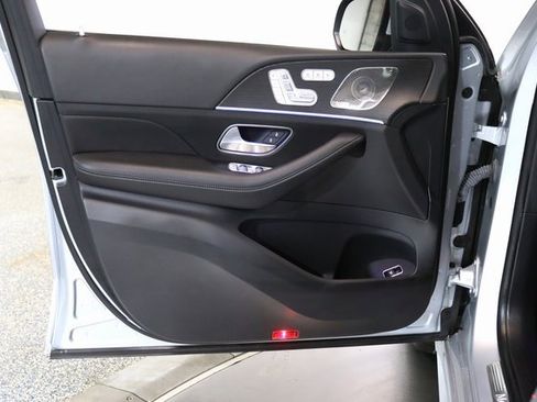 Used 2024 Mercedes-Benz GLE 450 4MATIC w/ AMG Line Exterior image 19