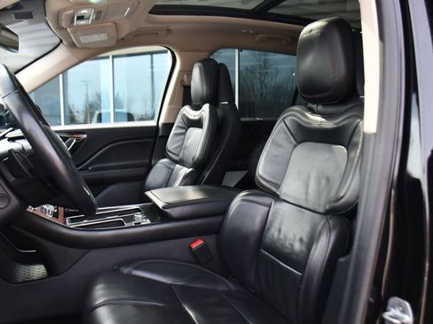 Used 2022 Lincoln Aviator Reserve w/ Equipment Group 201A AWD/4WD image 13