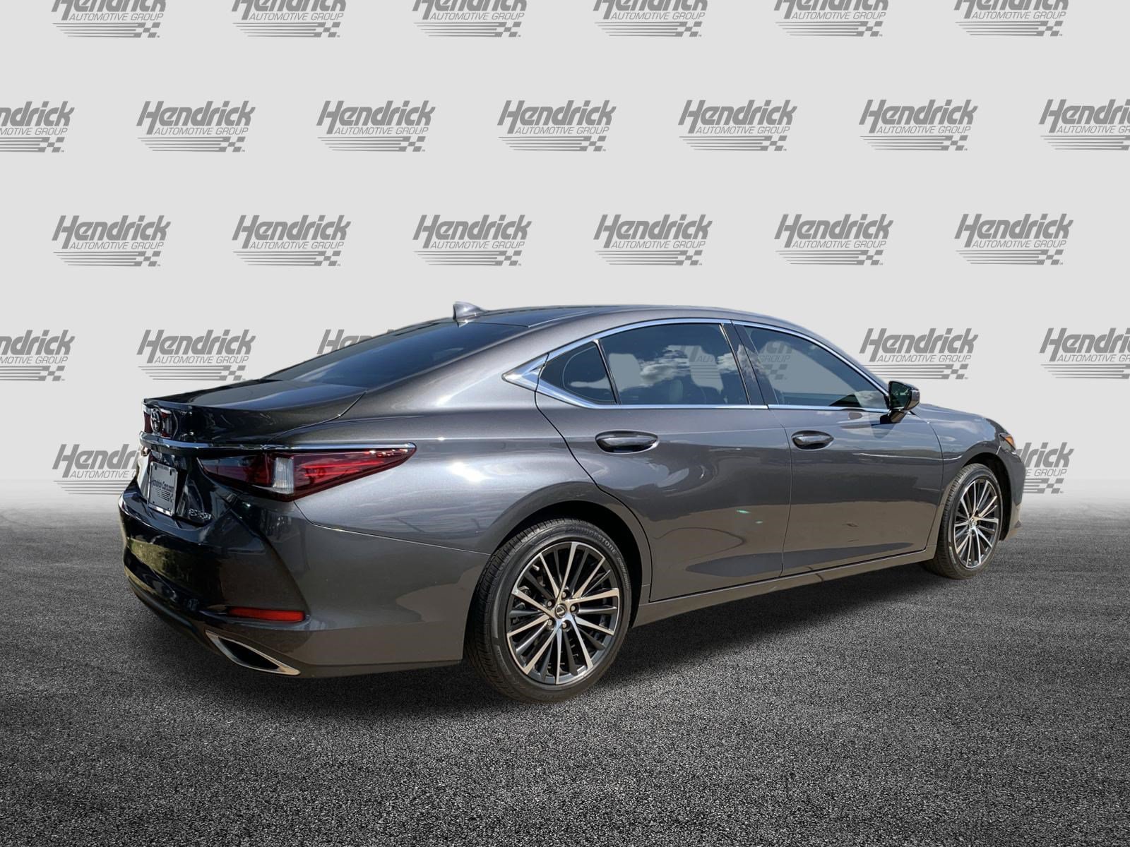 Used 2024 Lexus ES 350 w/ Premium Package FWD image 10