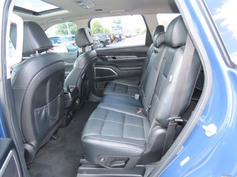 Used 2023 Kia Telluride EX FWD image 21