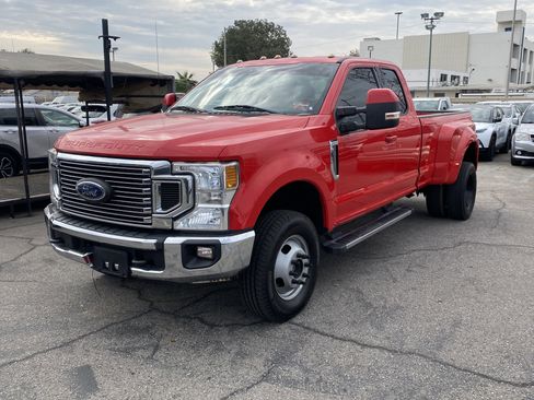 Used 2021 Ford F350 Lariat w/ Lariat Value Package image 2