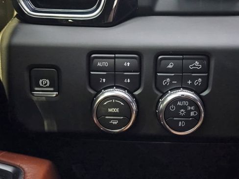 Used 2024 GMC Sierra 1500 Denali Ultimate AWD/4WD image 22
