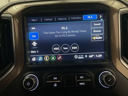 Used 2021 Chevrolet Silverado 1500 High Country w/ Technology Package image 4