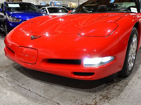 Used 2002 Chevrolet Corvette Coupe w/ Preferred Equipment Group2 image 11