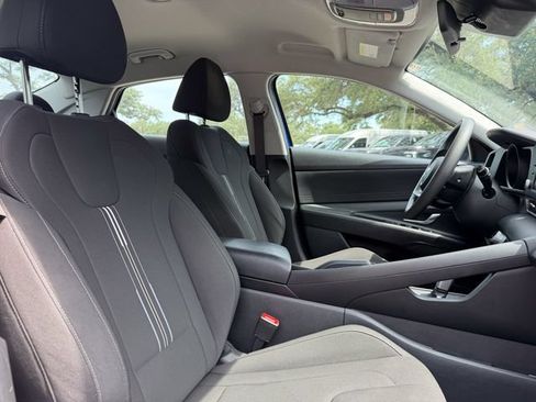 Used 2023 Hyundai Elantra SEL FWD image 14