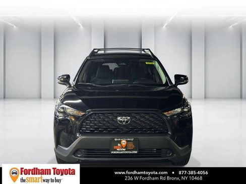 Used 2023 Toyota Corolla Cross LE w/ Moonroof Package AWD/4WD image 2