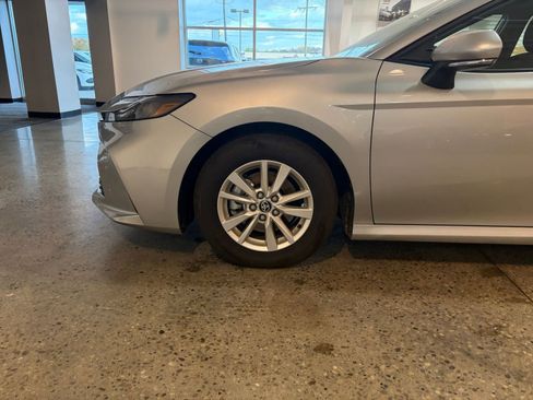 Used 2025 Toyota Camry LE image 29