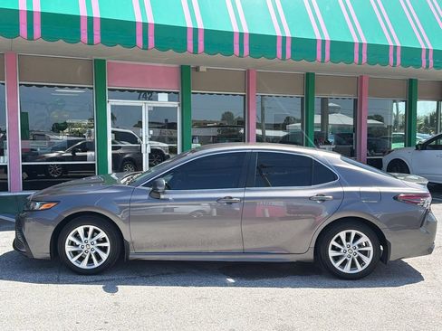 Used 2023 Toyota Camry SE FWD image 2