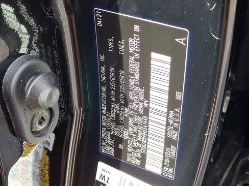 Used 2021 Toyota Highlander XLE image 27