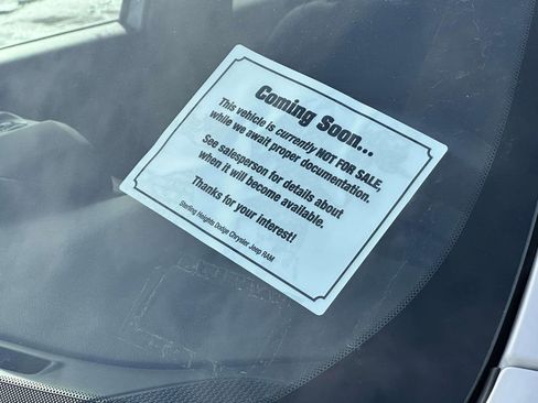 Used 2022 Jeep Renegade Latitude w/ Convenience Group image 32