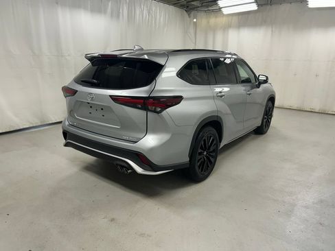Certified 2025 Toyota Highlander XSE AWD/4WD image 5