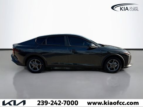 New 2025 Kia K4 LXS image 6