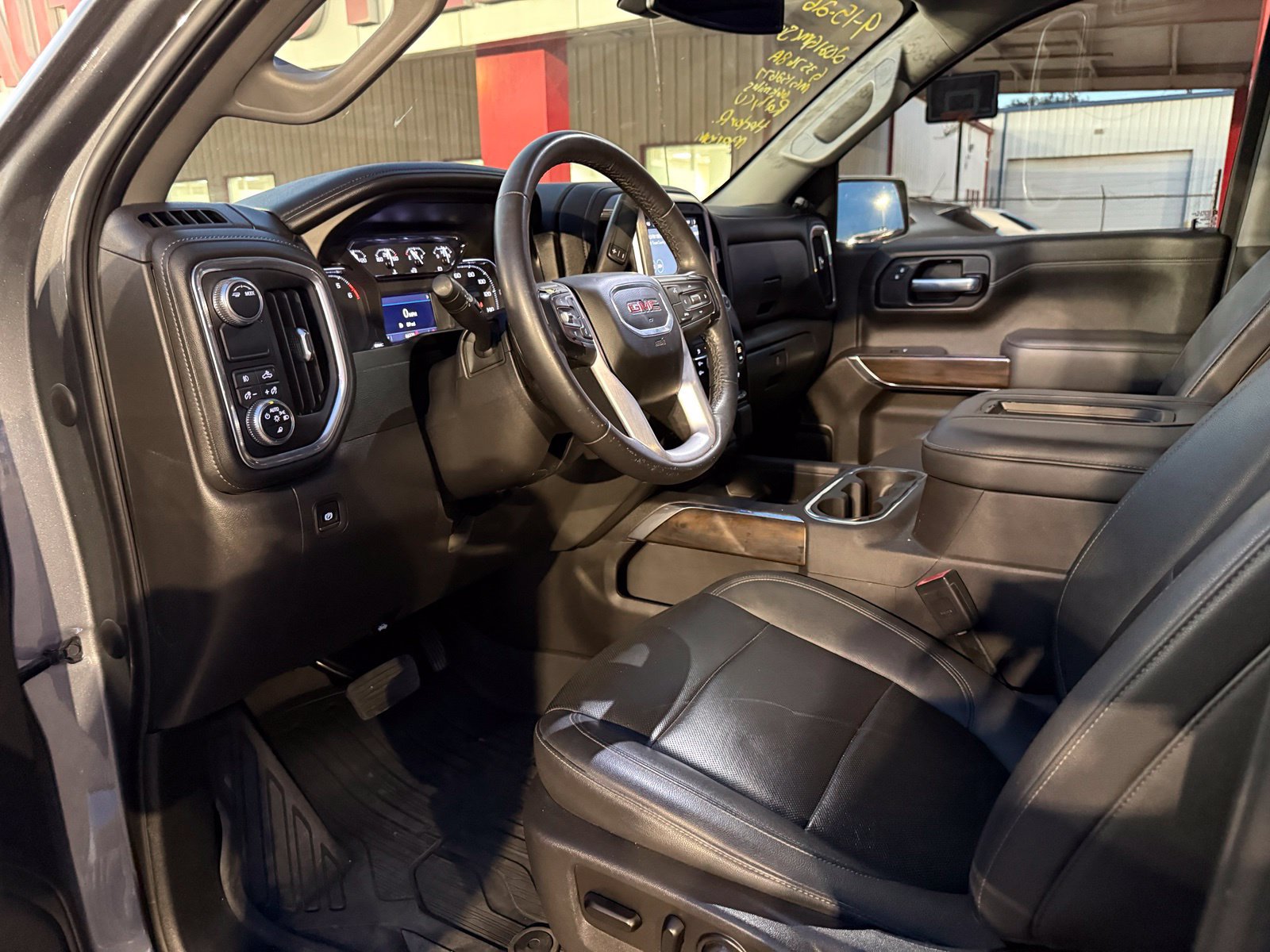 Used 2021 GMC Sierra 1500 SLT RWD image 9