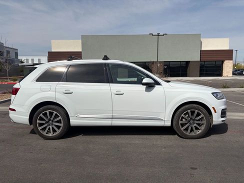 Used 2017 Audi Q7 3.0T Premium Plus w/ Premium Plus Package image 4