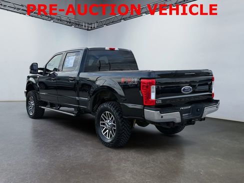 Used 2017 Ford F250 Lariat w/ Lariat Ultimate Package image 5