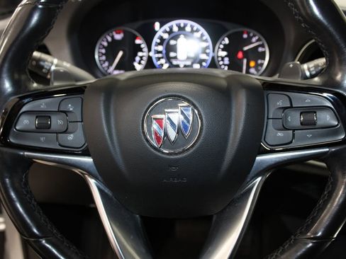 Used 2022 Buick Enclave Premium image 33