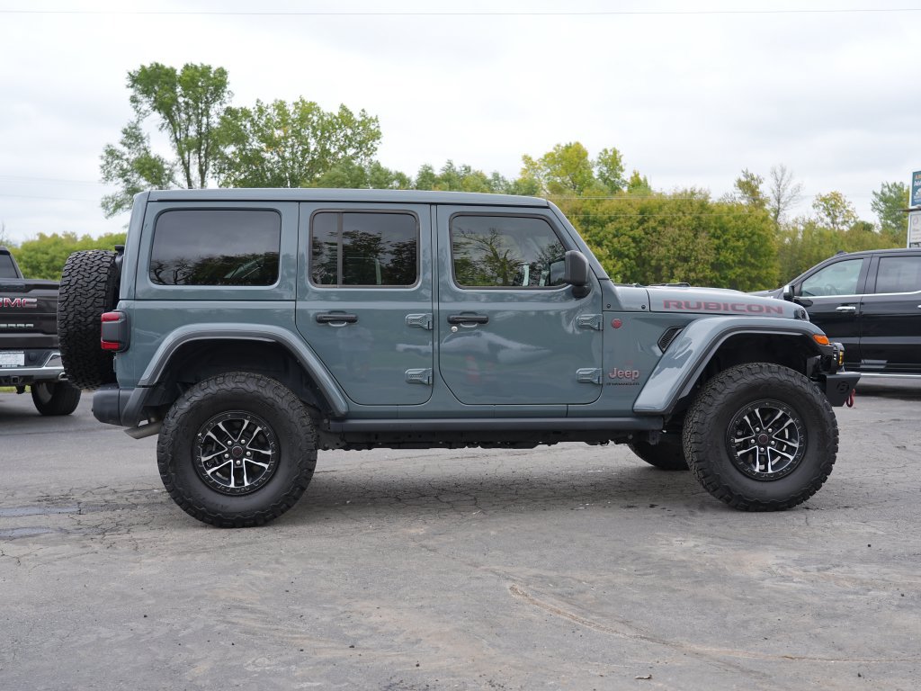 Used 2025 Jeep Wrangler Unlimited Rubicon AWD/4WD image 2