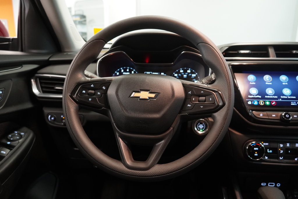 Used 2022 Chevrolet TrailBlazer LT w/ Convenience Package FWD image 17