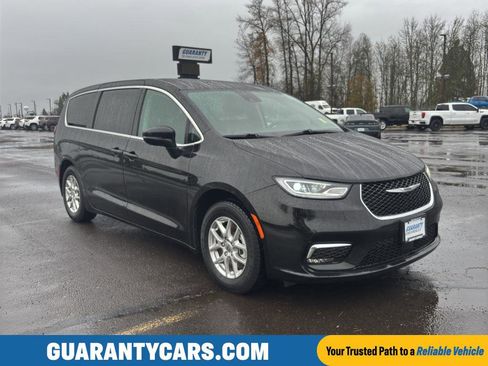 Used 2024 Chrysler Pacifica Touring-L image 1