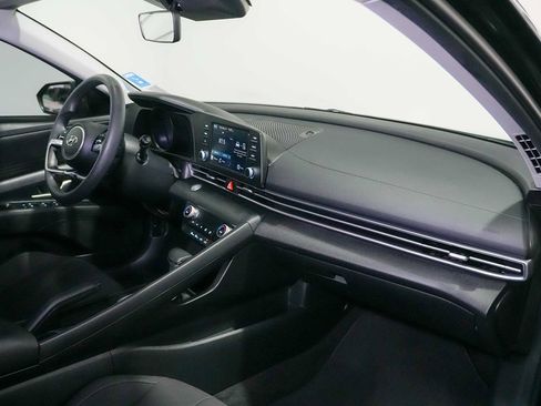 Used 2023 Hyundai Elantra SEL FWD image 23