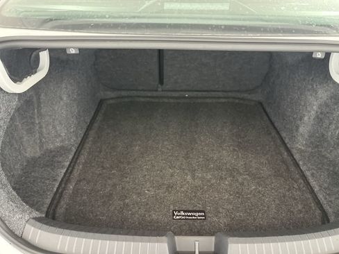 Used 2023 Volkswagen Jetta SE w/ Panoramic Sunroof Package FWD image 28