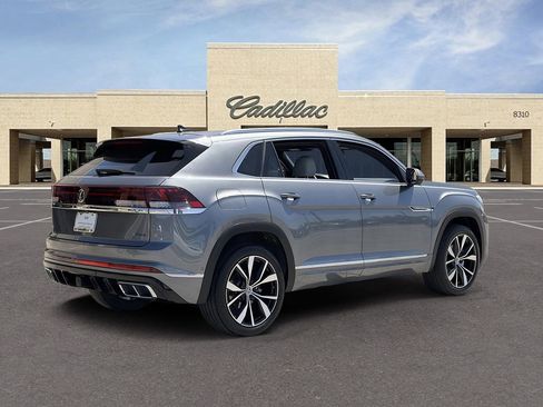 Used 2025 Volkswagen Atlas Cross Sport SEL Premium R-Line AWD/4WD image 5