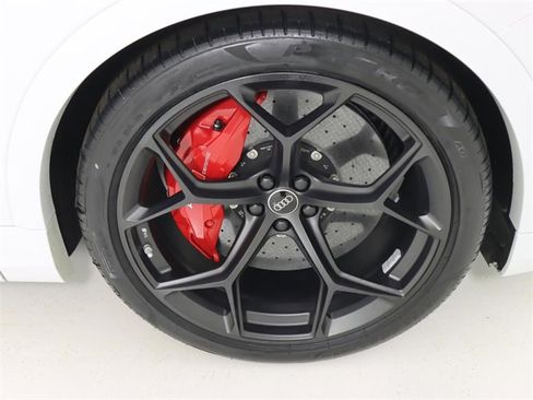 Used 2025 Audi RS Q8 performance image 9